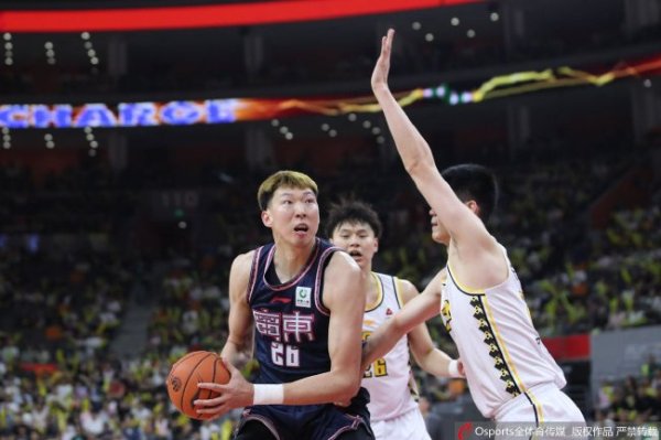 九游会下载 周琦21+17胡金秋伤退 广东再胜广厦总比分2-0